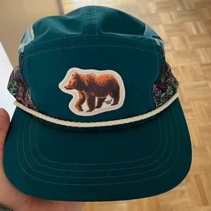 Never worn Rachel Pohl bear with mountain scene running hat!